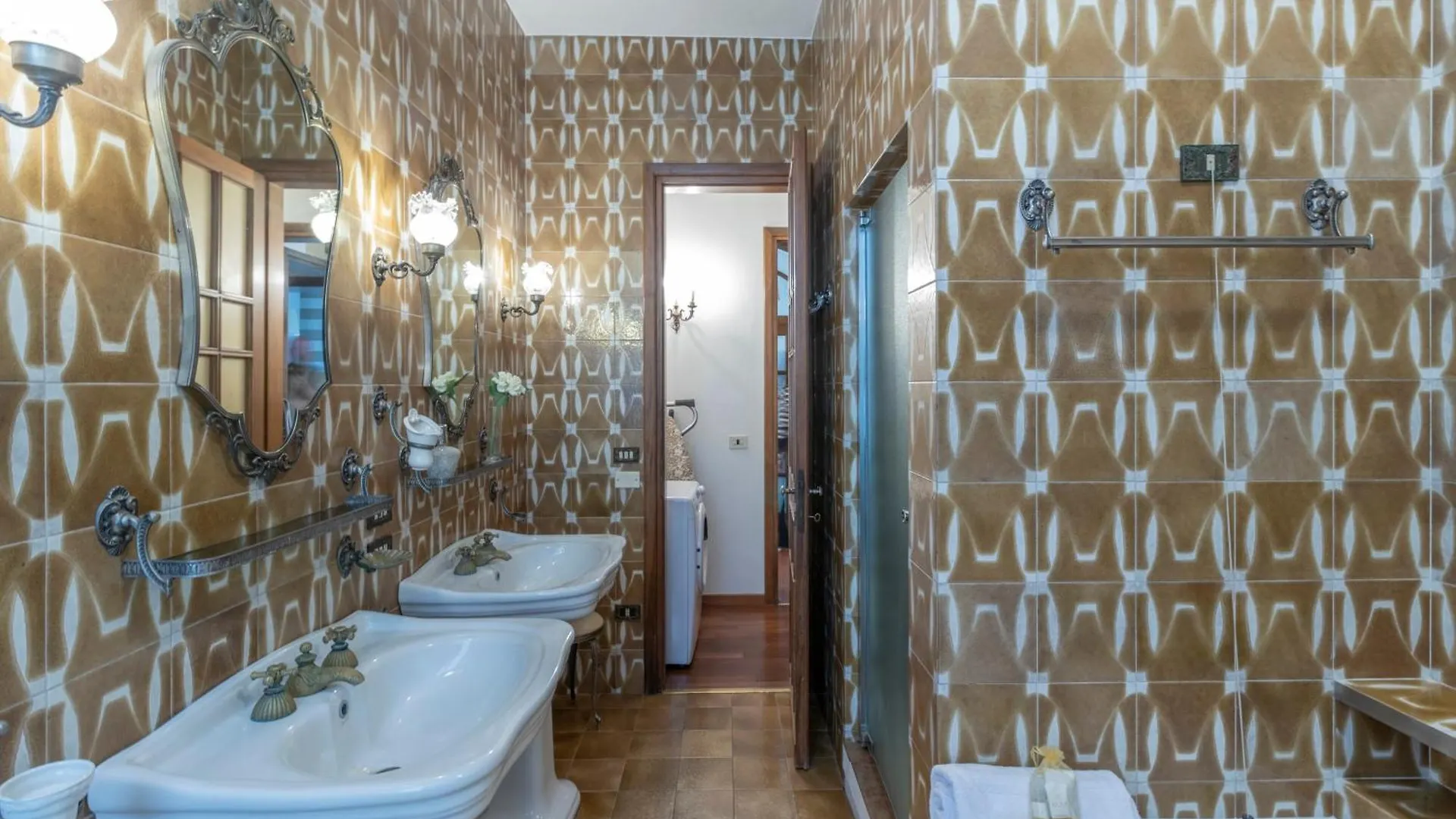 Villa Lia - Apartment In Villa With Private Garden And Pool Florens Semesterbostad